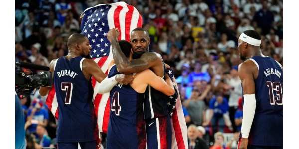 LeBron James rinde homenaje a Kobe Bryant en la victoria final LeBron James rinde homenaje a Kobe Bryant en la victoria final